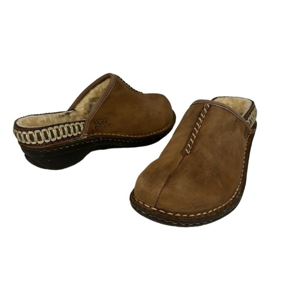 UGG Shoes - UGG KOHALA Nubuck Shearling Lined Clogs Women's US5 Brown Suede